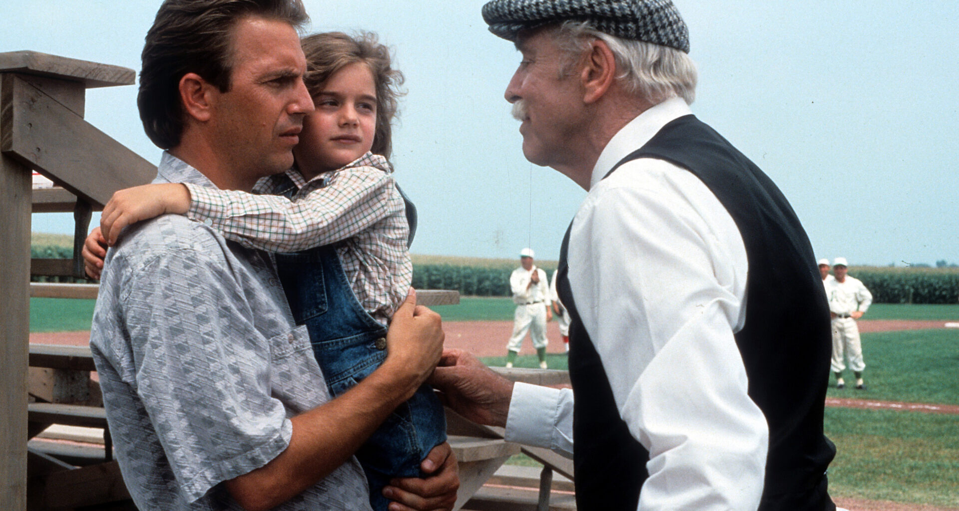 Kevin Costner to host 'Field of Dreams' screening in Scottsdale
