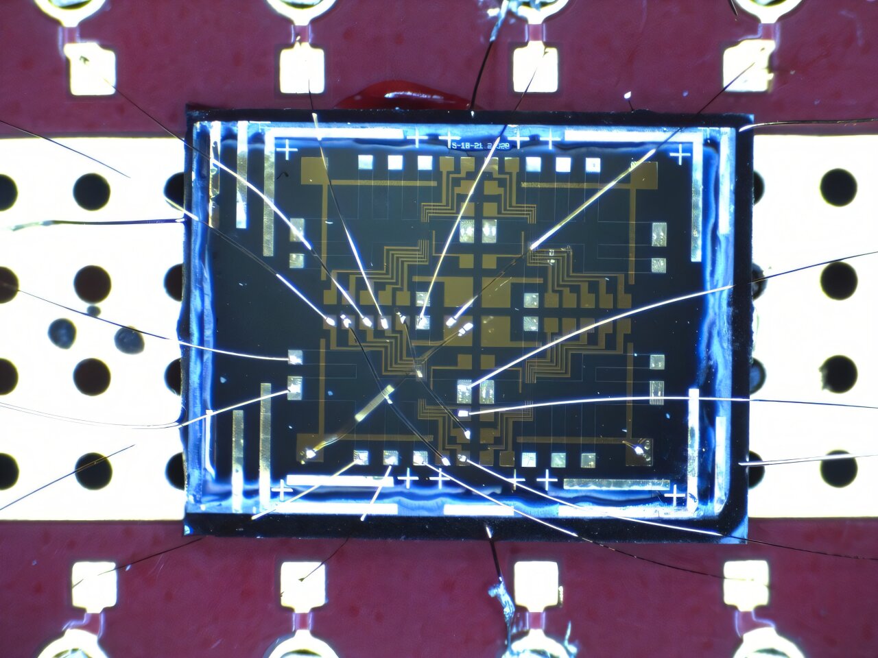 Direct evidence of universal anyon tunneling in a chiral Luttinger liquid revealed in edge-mode experiment