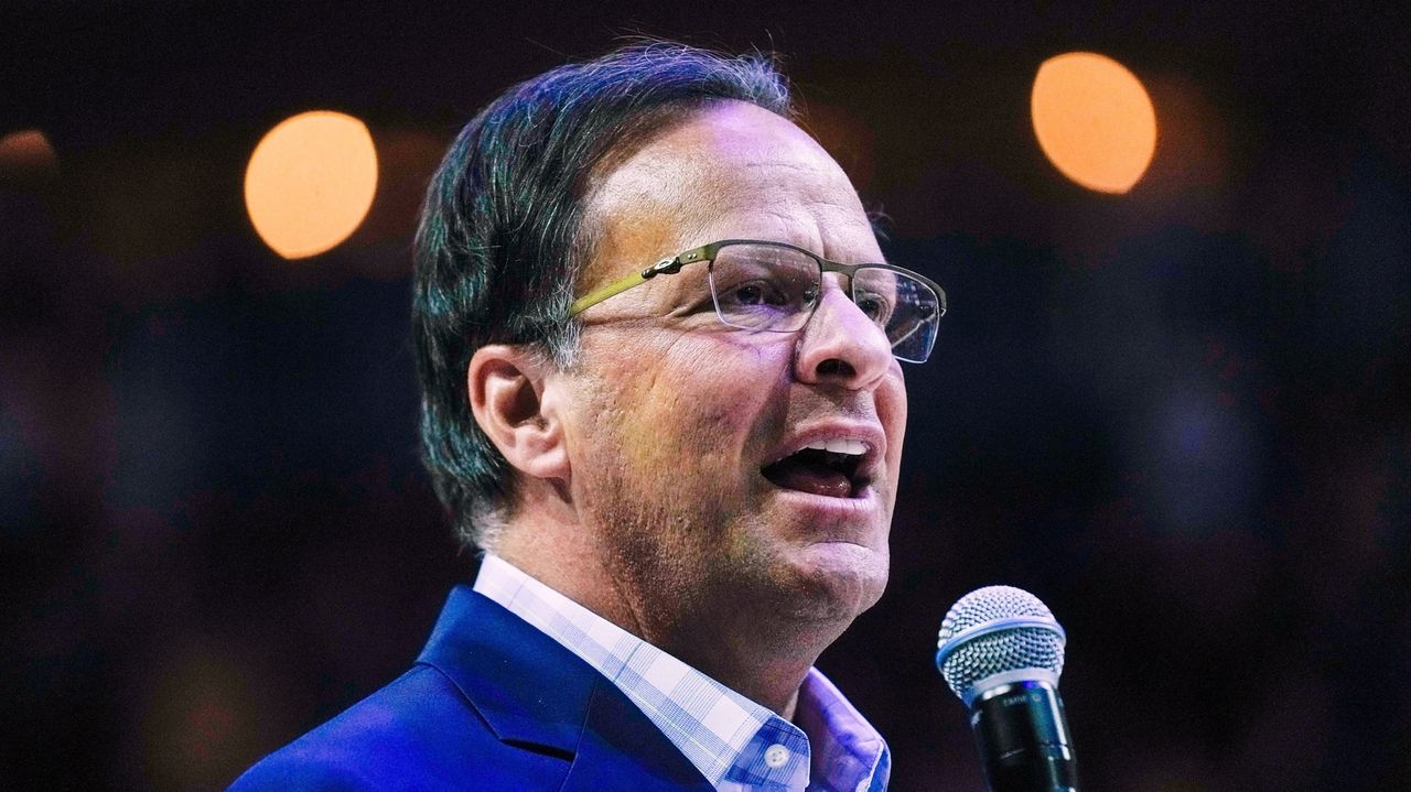 Tom Crean, who coached Anthony Edwards in college, joins Timberwolves TV broadcast crew