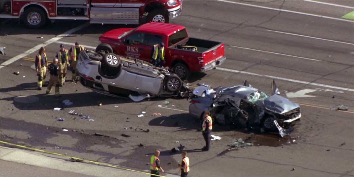 Woman critically hurt in north Phoenix crash; intersection closed