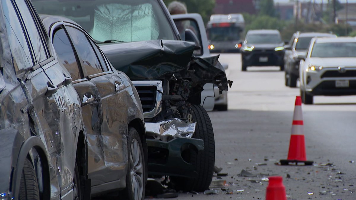 Fort Worth hit-and-run damages six parked cars – NBC 5 Dallas-Fort Worth