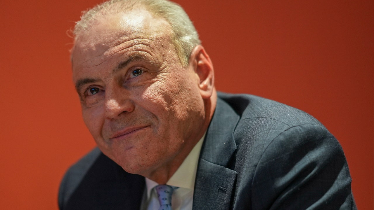 Who is Republican candidate Curtis Sliwa?