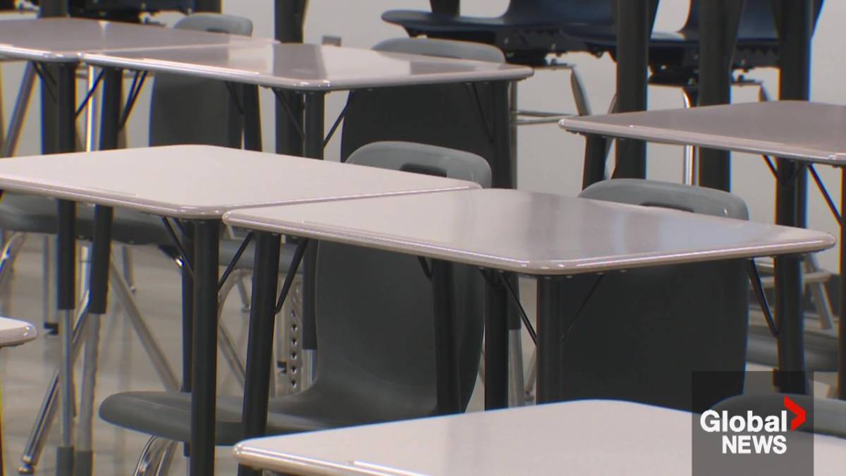 Click to play video: 'Talks stall between Alberta teachers, government in provincewide strike'