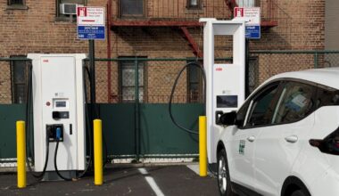 NYC debuts Bronx EV fast-charging hub for taxis and residents