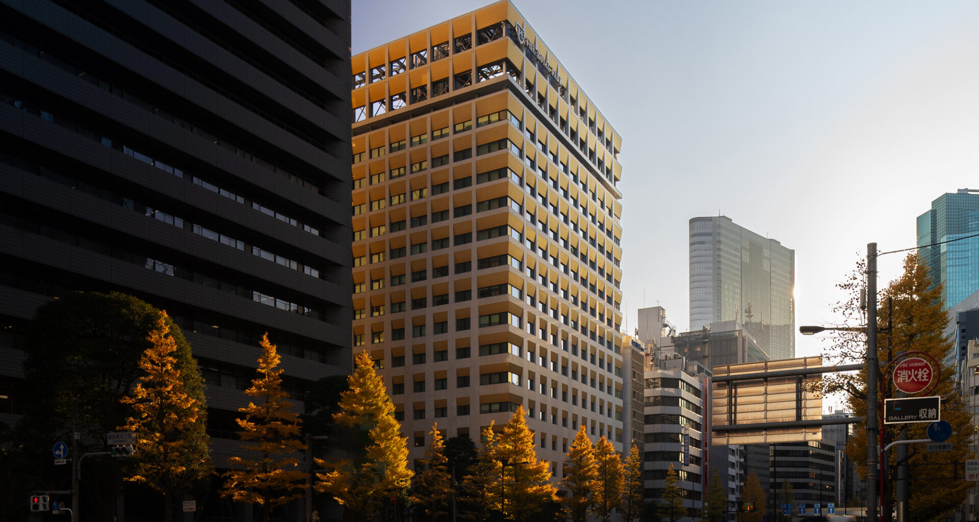 The Royal Park Hotel Ginza 6 chome / Mitsubishi Jisho Design