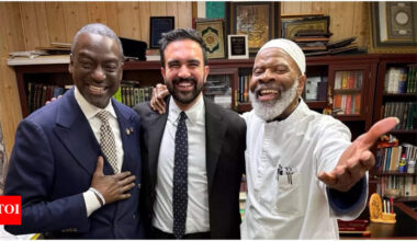 NYC mayoral candidate Zohran Mamdani smiles and stands hand-in-hand with imam tied to WTC bombing — who is Siraj Wahhaj?