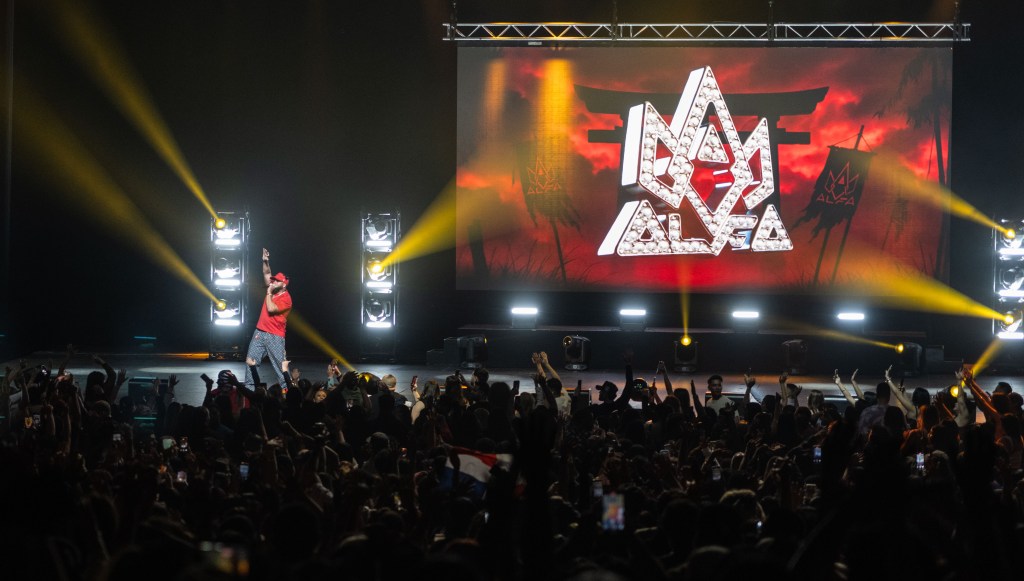 El Alfa ‘The King of Dembow’ shines his crown one last time for Los Angeles – Orange County Register