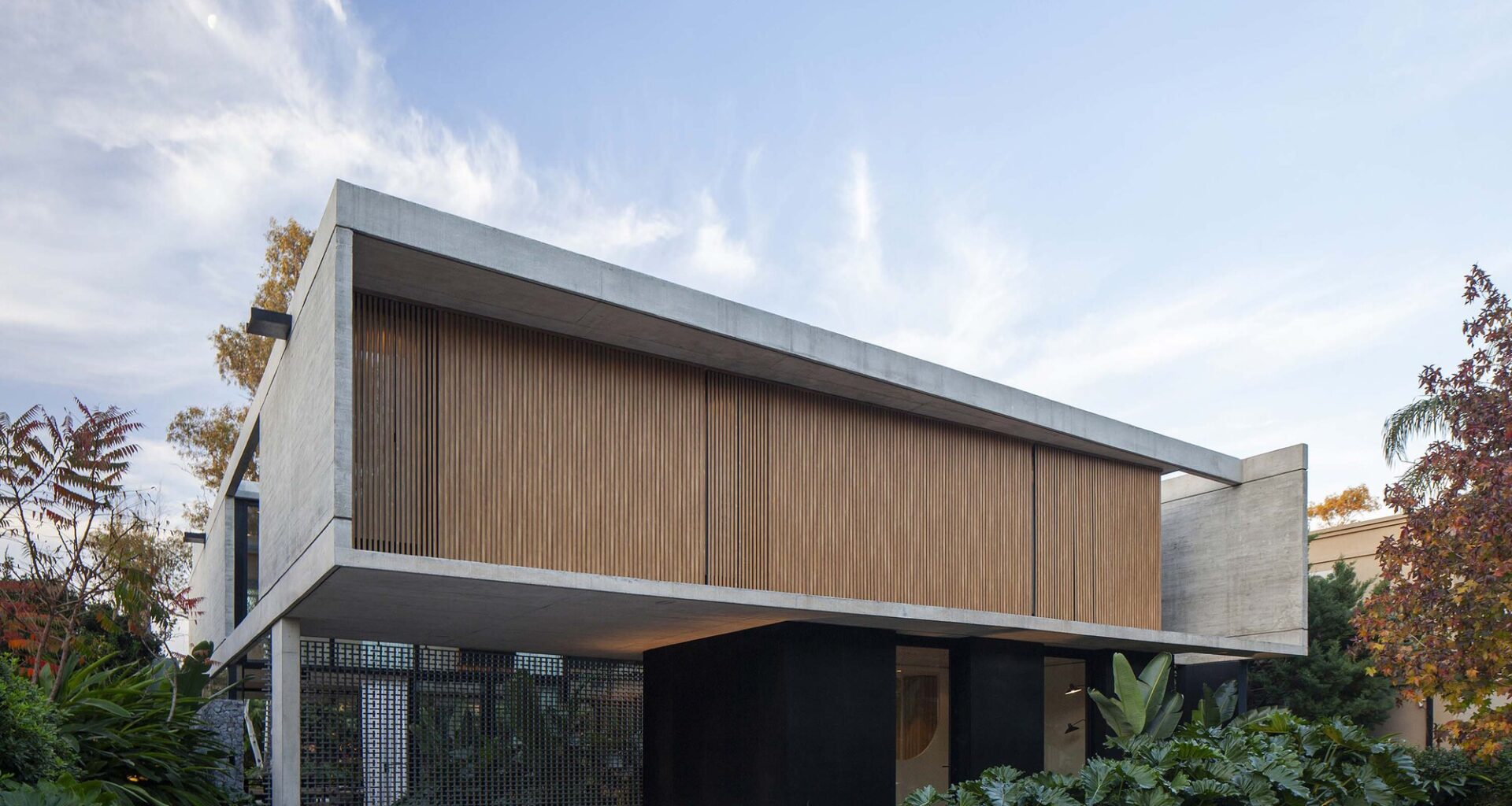 Oval House / Jorgelina Tortorici & Asociados + Nicolás Lanza
