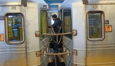 Service disrupted after subway cars decouple in the Bronx