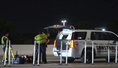 18-year-old dies after being hit by vehicle while walking on Sam Houston Toll Road