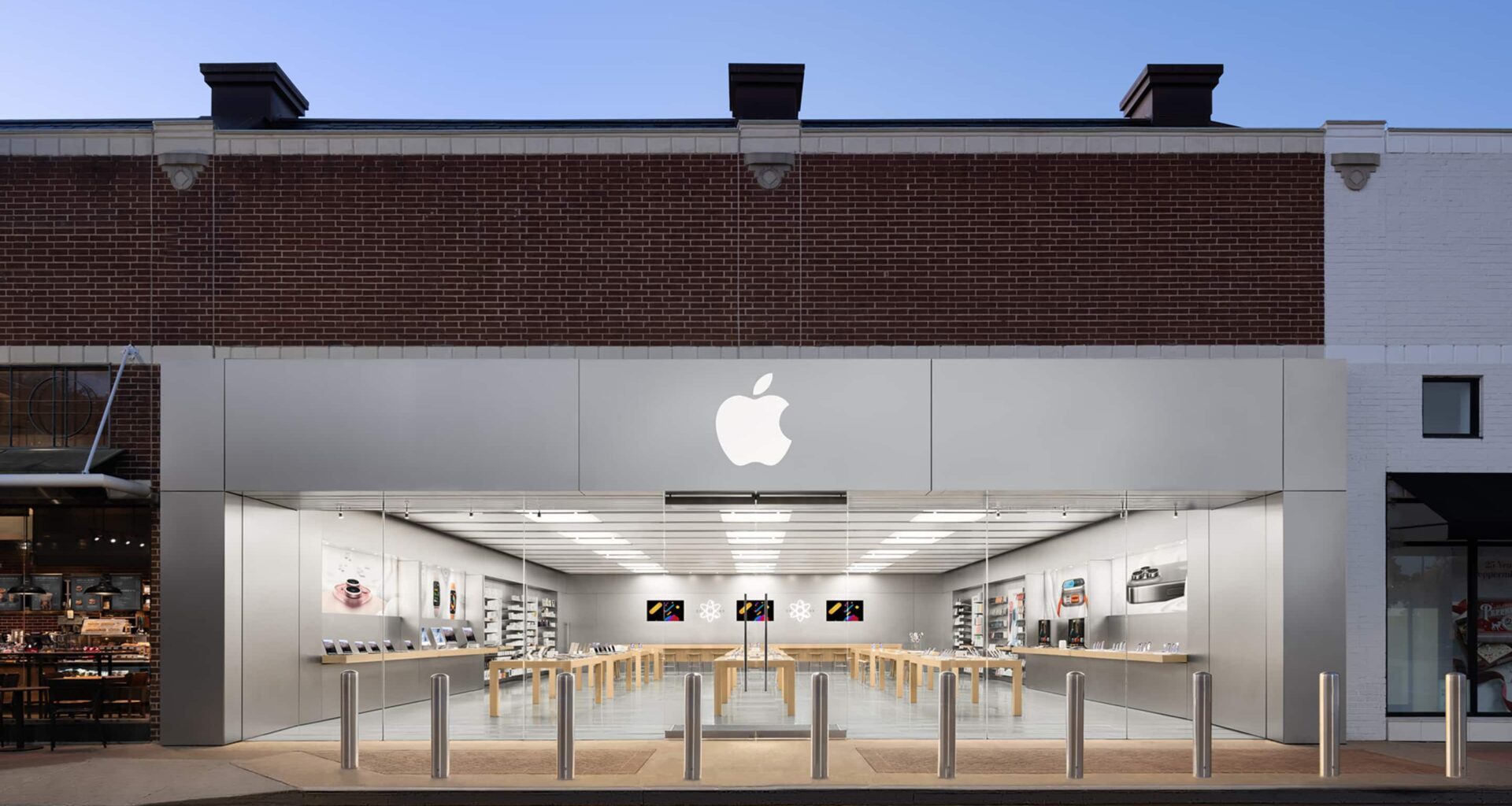 Apple Store Moving Soon at University Park Village in Fort Worth, Texas