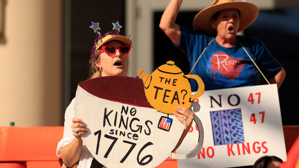 See videos of 'No Kings' protests in Jacksonville this weekend