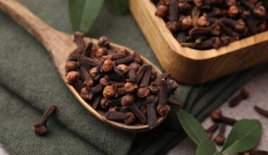 Florida plastic surgeon with 18 years of experience explains benefits of drinking clove water at night