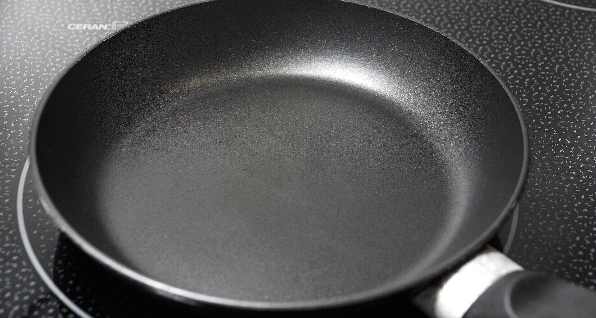 Chemists discover clean and green way to recycle Teflon