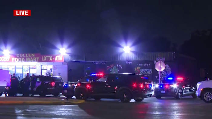 2 women fatally hit by vehicle while fighting in the middle of the street in SE Houston