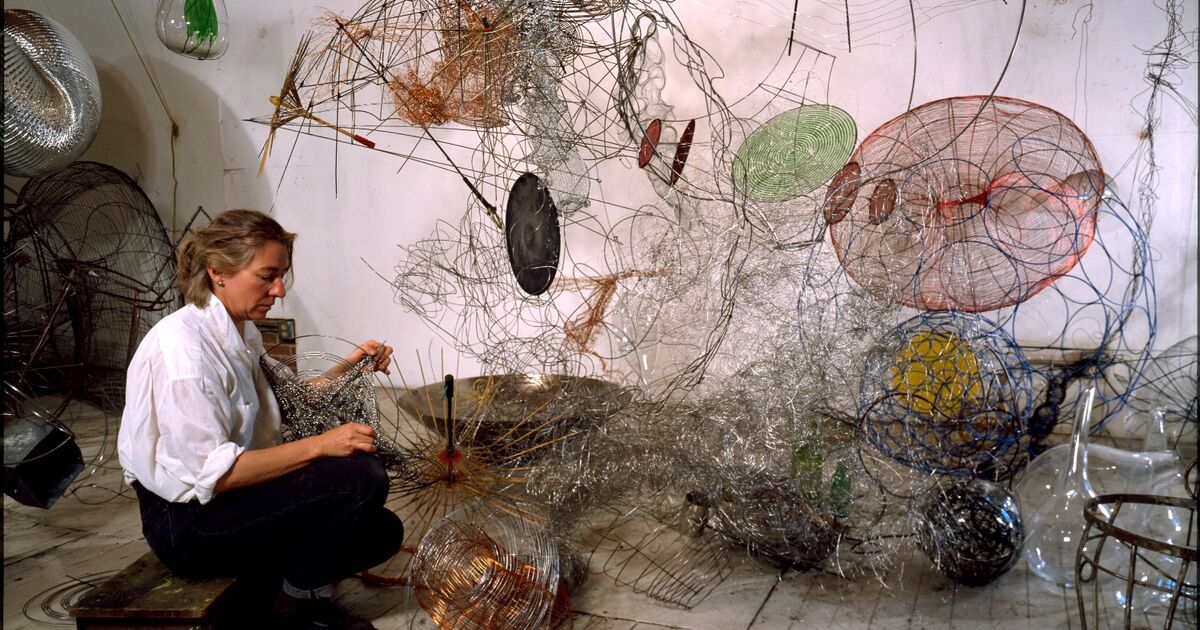 How Renegade Sculptor Judy Pfaff Made a Career Breaking the Rules