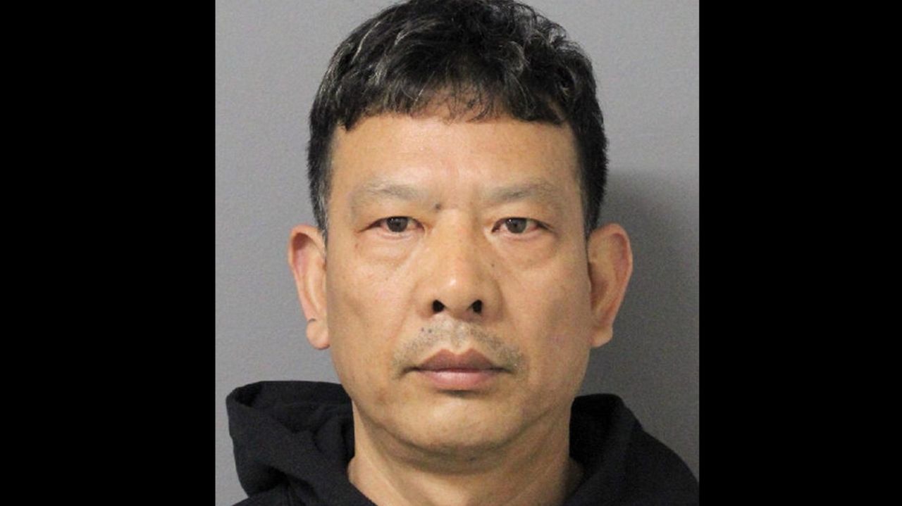 Jewel thief sentenced for stealing diamonds in NYC, DA says