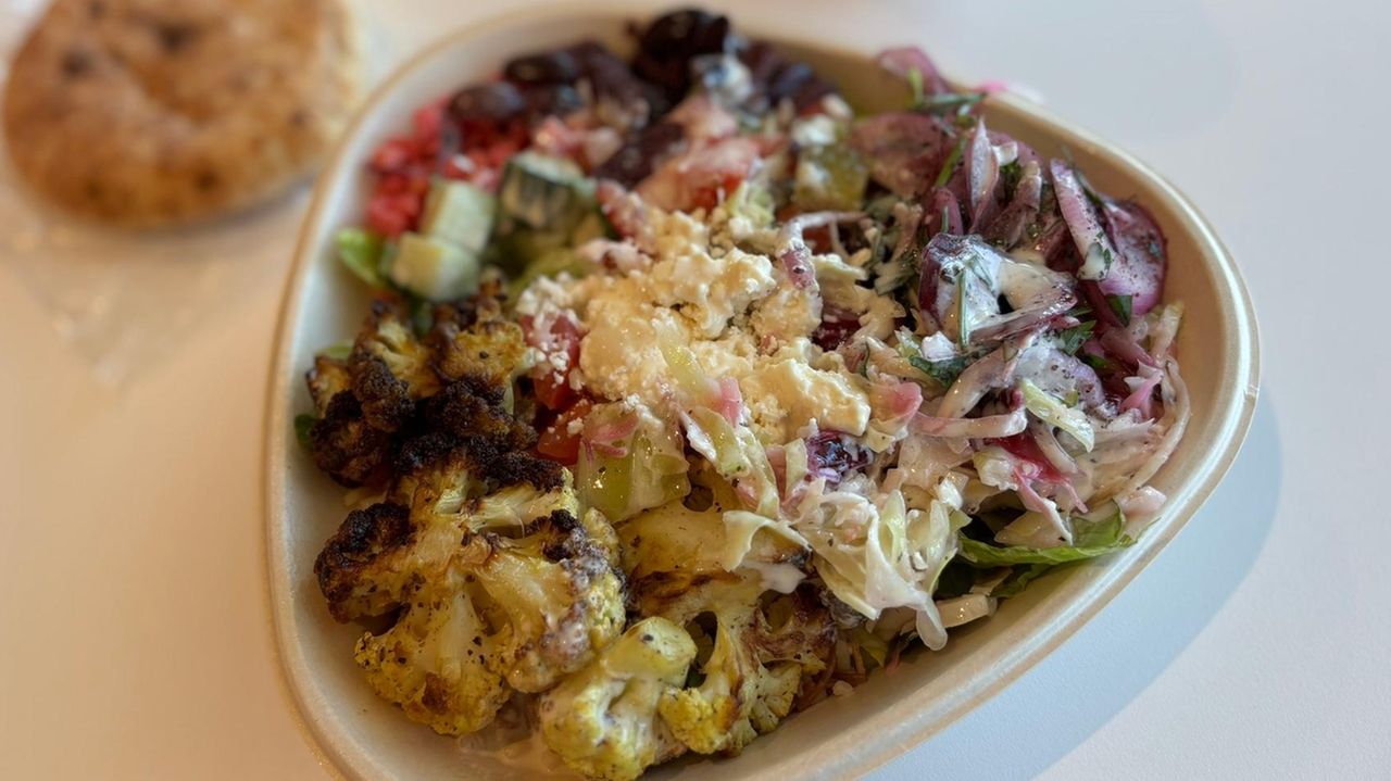 NYC salad chain Naya opens in Oceanside