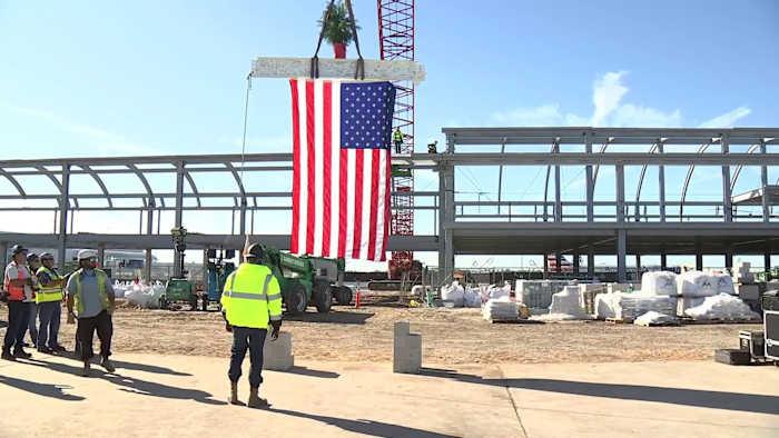 JAX celebrates completion of structural phase of $300M concourse project
