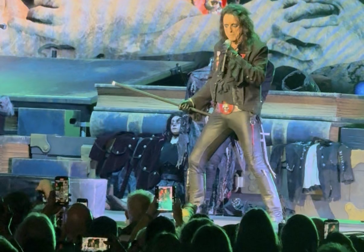 Rock titans Alice Cooper, Judas Priest bring sonic assault to San Diego