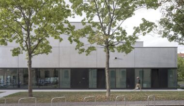 Sportbad am Rabet Modular Swimming Facility / gmp Architects