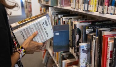 Daily reading down 40% as books die in the smartphone era