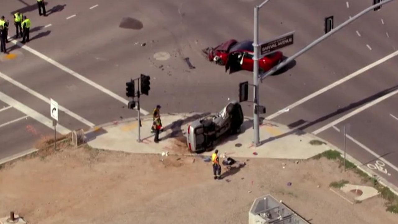 1 dead, multiple hurt in crash at Surprise intersection
