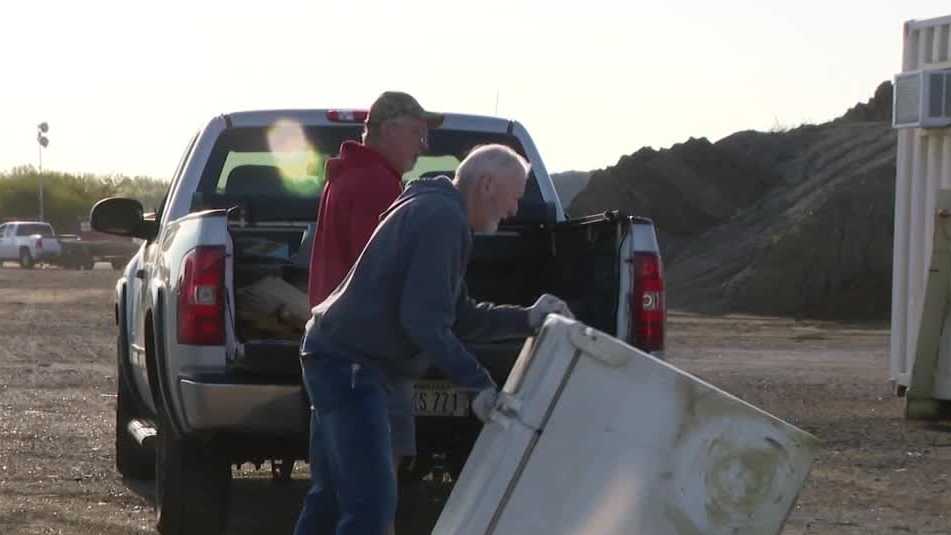 La Vista, Papillion holding fall cleanup days