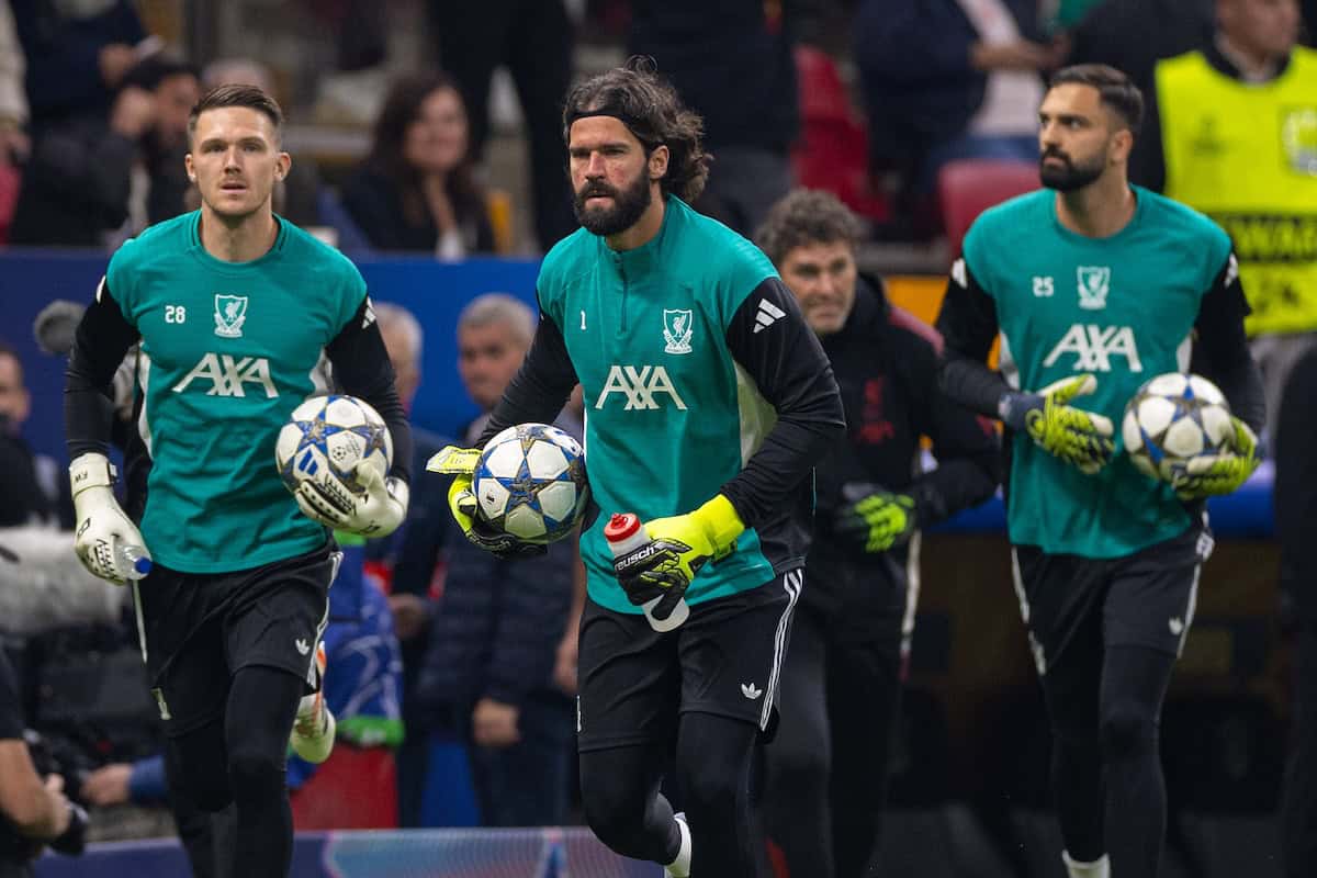 ISTANBUL, TURKEY - Tuesday, September 30, 2025: Liverpool's goalkeeper substitutes Freddie Woodman, Alisson Becker and Giorgi Mamardashvili during the pre-match warm-up before the UEFA Champions League match between Galatasaray A.?. and Liverpool FC at the Ali Sami Yen Stadium. Galatasaray won 1-0. (Photo by David Rawcliffe/Propaganda)