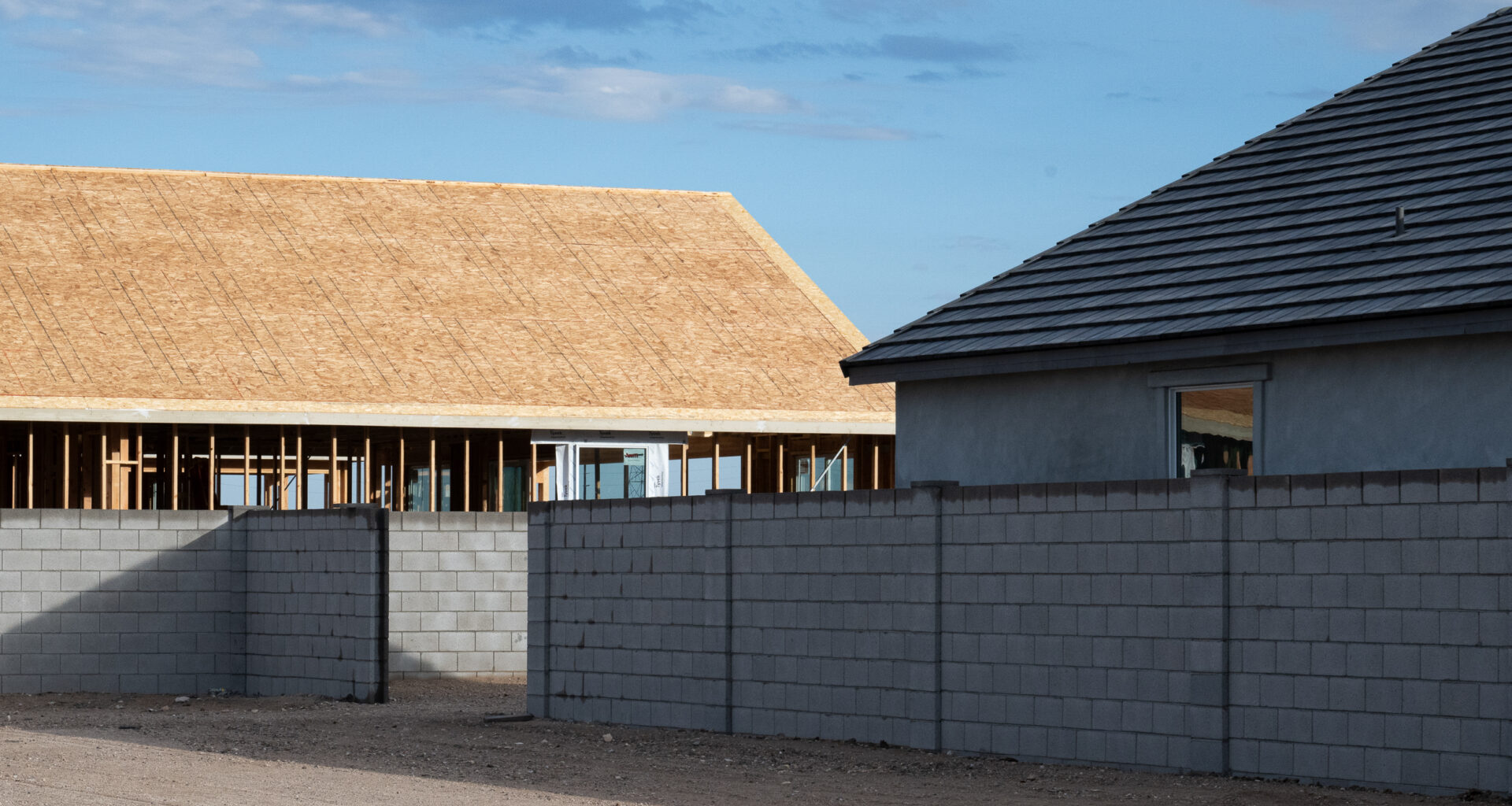 Phoenix subdivision builds move ahead, despite water concerns