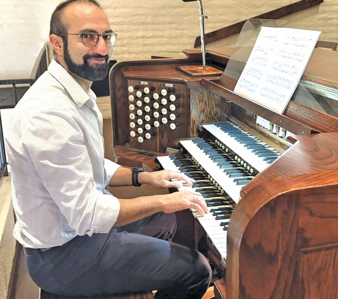 Tigran Buniatyan at the organ.