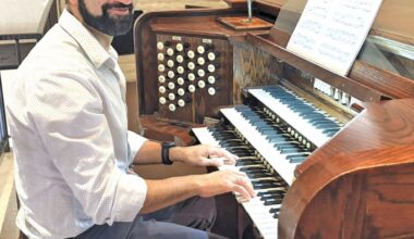 Tigran Buniatyan at the organ.