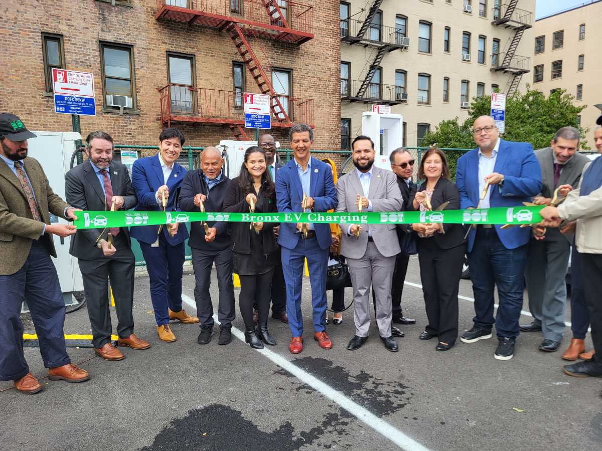 Electric Vehicles in the Bronx are charging ahead as the city installs a new fast charging station – Bronx Times