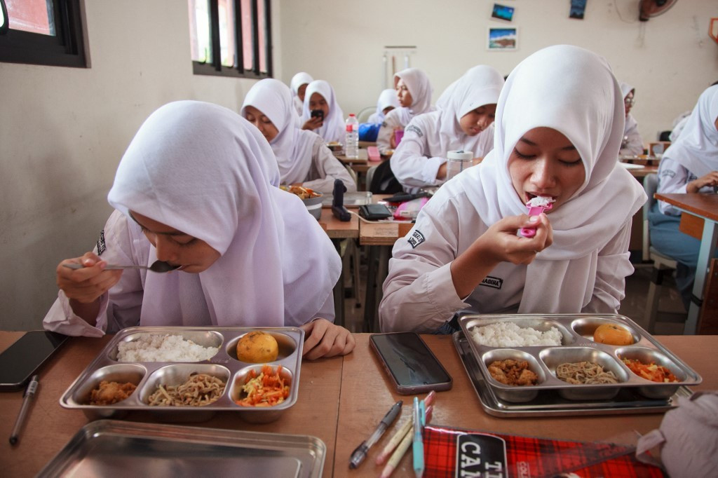 House queries TNI plan to distribute free vitamins - Society
