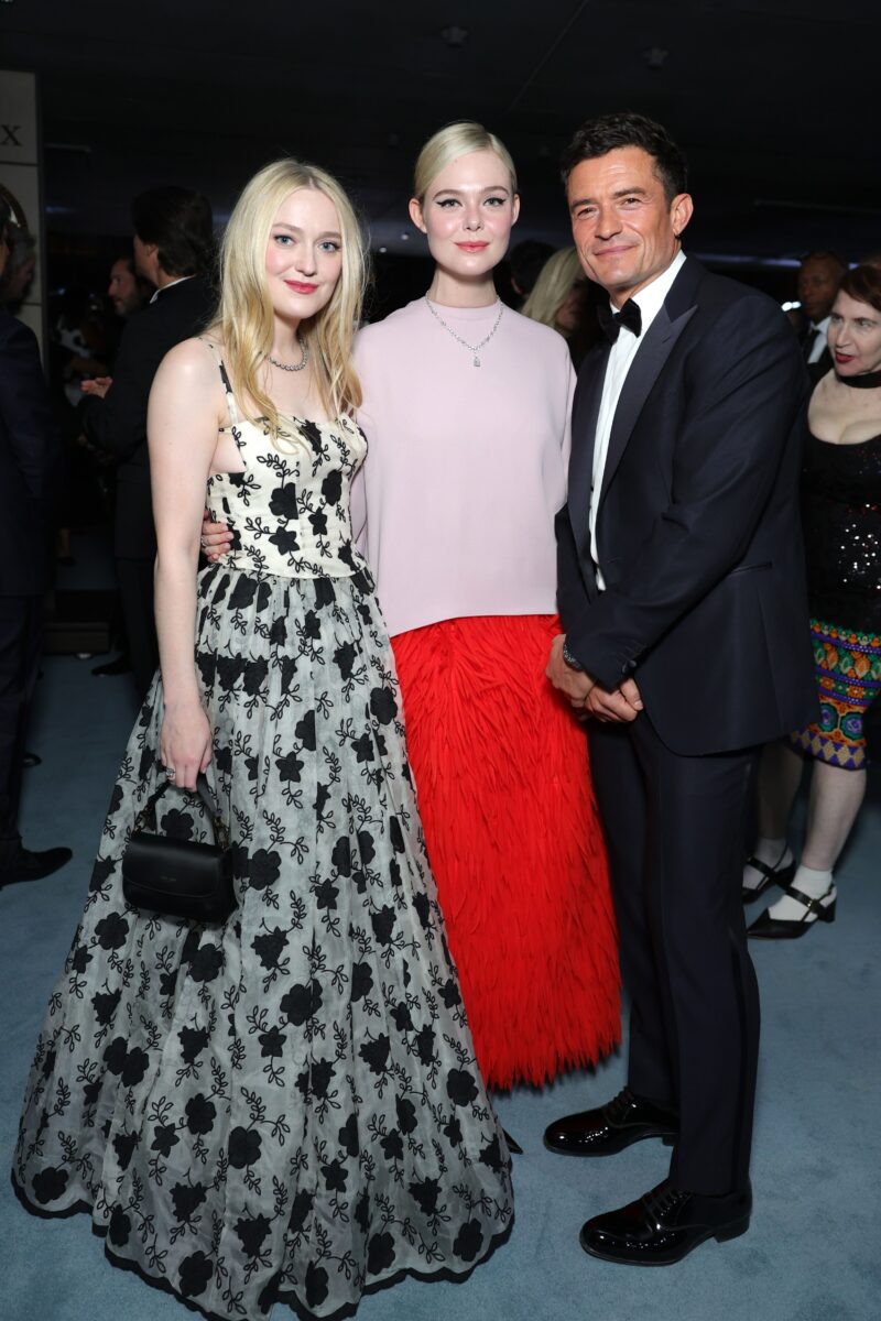 Dakota Fanning, Elle Fanning, and Orlando Bloom