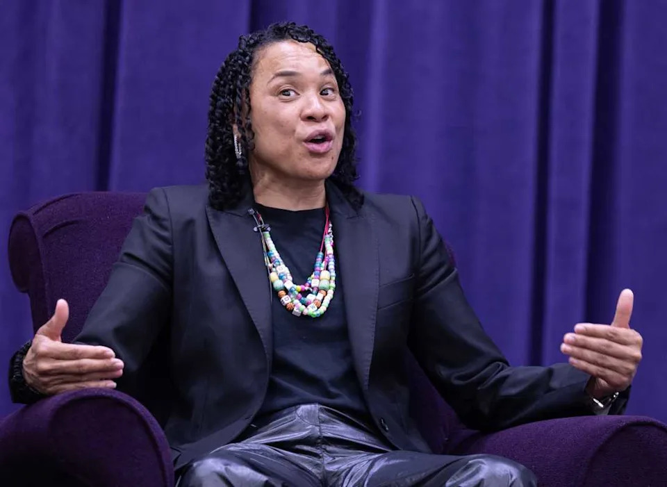 South Carolina women's basketball head coach Dawn Staley.© Kevin Whitlock / Massillon Independent / USA TODAY NETWORK via Imagn Images