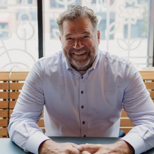 Joel Kansanback Headshot