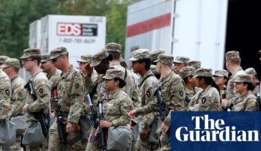 Texas national guard troops arrive in Chicago amid Trump’s crackdown | Trump administration