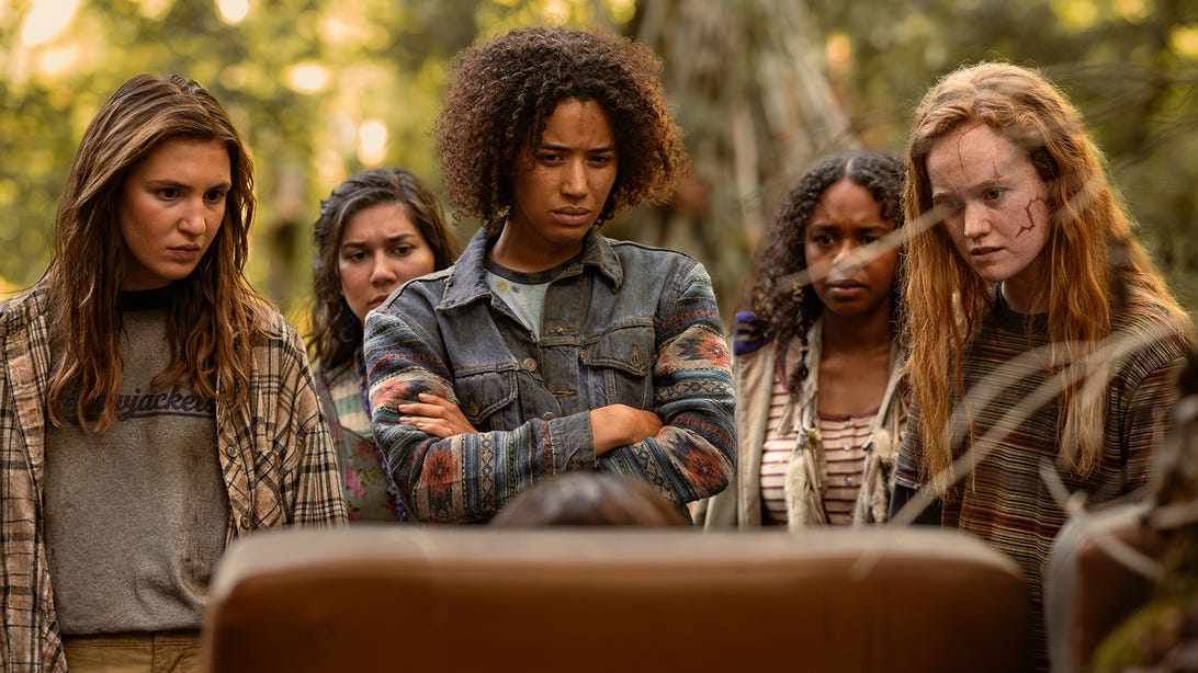 Sophie Nélisse, Jasmin Savoy Brown, Liv Hewson, Yellowjackets