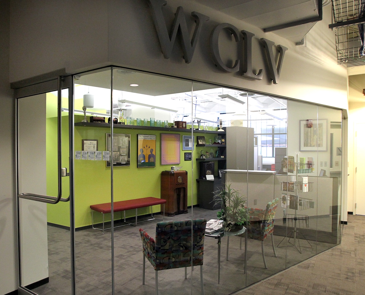 Cleveland’s classical music radio station WCLV-FM has been broadcasting from The Idea Center at Cleveland’s Playhouse Square as part of the Ideastream public radio and TV family of stations since 2010.