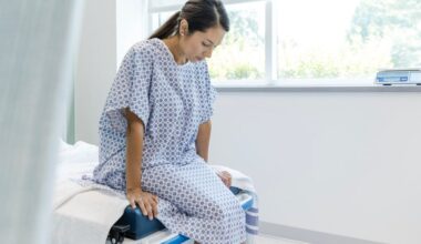ER Doctors Say These Are The Heart Symptoms Women Should Never Ignore