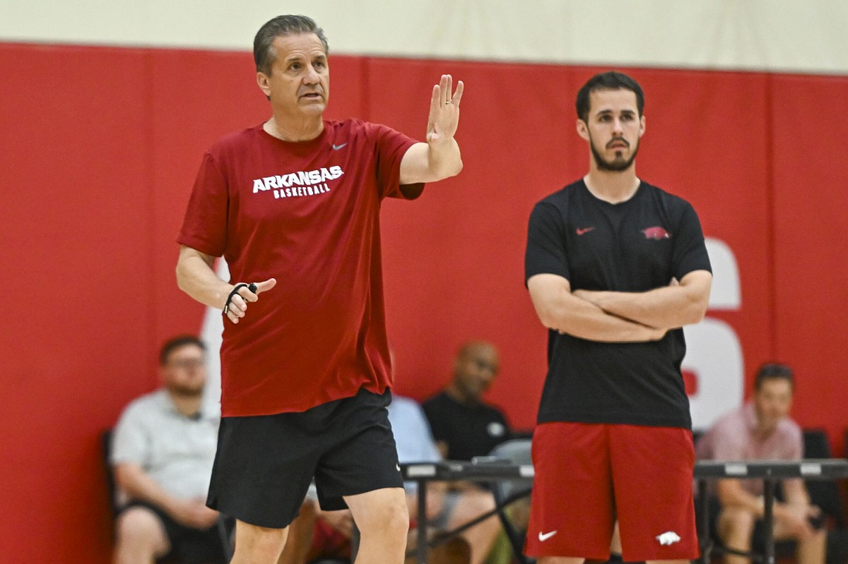 Calipari: Roster healthy to start