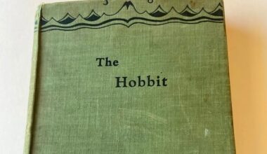 Tasmanian woman lists 1937 edition of The Hobbit for sale after finding it in an op shop 31 years ago
