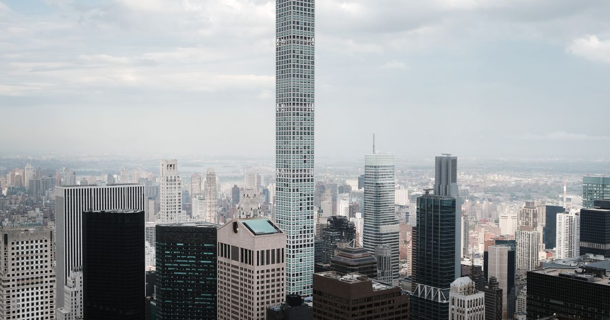 The Saga of 432 Park Keeps Getting Messier