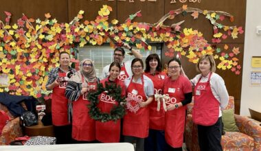 volunteers at Christmas time