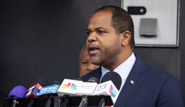 Dallas mayor wants to explore partnership with ICE after police chief declined