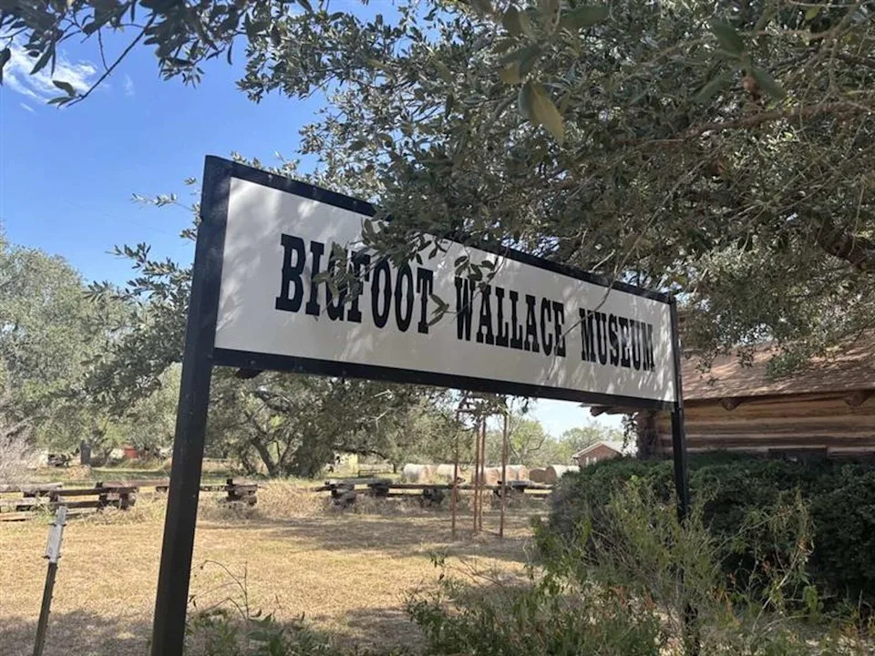 Exterior of the Bigfoot Wallace Museum. (Mia Valdez/MySA)