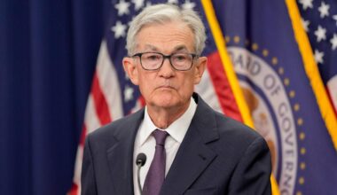 The economy is just getting stronger, not weaker, and ‘we in the economics profession need to look ourselves in the mirror,’ top analyst says
