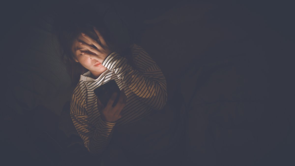 Nighttime social media use tied to mental health issues: Study