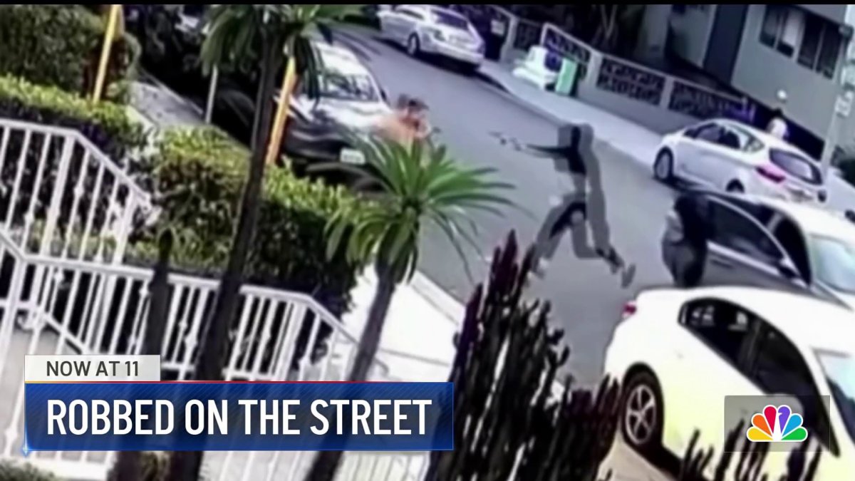 Burglary suspects rob man at gunpoint in West Hollywood – NBC Los Angeles
